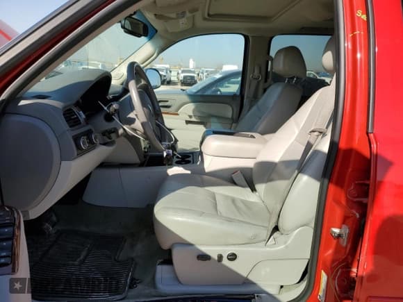 ✅ 2010 Chevrolet Silverado 1500 • VIN: 3GCXKTE24AG233395 • Lot: 49050065. Wystawiony na Copart z przebiegiem 150 481 mil. Bezpłatny archiwum sprzedaży aukcyjnych z USA i szczegółowy raport historii pojazdu na DreamBid. Zdjęcie 7.