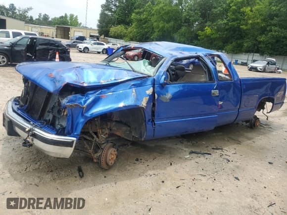 ✅ 1998 GMC Sierra 1500 • VIN: 1GTEK19R7WR506050 • Лот: 60539235. Опубликован ранее на Copart с пробегом Не указан. Бесплатный доступ к архиву аукционных продаж из США и подробный отчёт об истории автомобиля на DreamBid. Изображение 1.