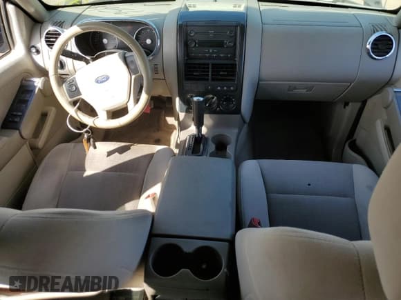 ✅ 2006 Ford Explorer XLT • VIN: 1FMEU73E76UB66913 • Лот: 83956715. Опубликован ранее на Copart с пробегом 144 827 миль. Бесплатный доступ к архиву аукционных продаж из США и подробный отчёт об истории автомобиля на DreamBid. Изображение 8.