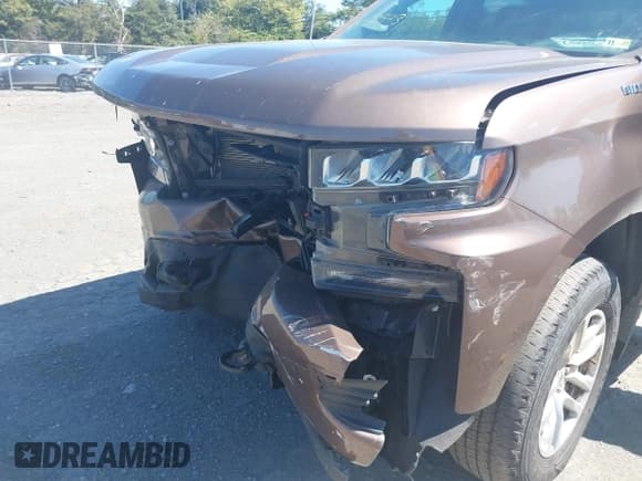 ✅ 2019 Chevrolet Silverado 1500 RST • VIN: 3GCUYEED0KG250193 • Lot: 43152543. Wystawiony na IAAI z przebiegiem 77 720 mil. Bezpłatny archiwum sprzedaży aukcyjnych z USA i szczegółowy raport historii pojazdu na DreamBid. Zdjęcie 6.