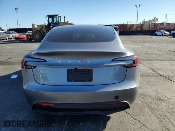 ✅ 2024 Tesla Model 3 • VIN: 5YJ3E1EA4RF872251 • Lot: 84894825. Wystawiony na Copart z przebiegiem Nie podano. Bezpłatny archiwum sprzedaży aukcyjnych z USA i szczegółowy raport historii pojazdu na DreamBid. Zdjęcie 6.