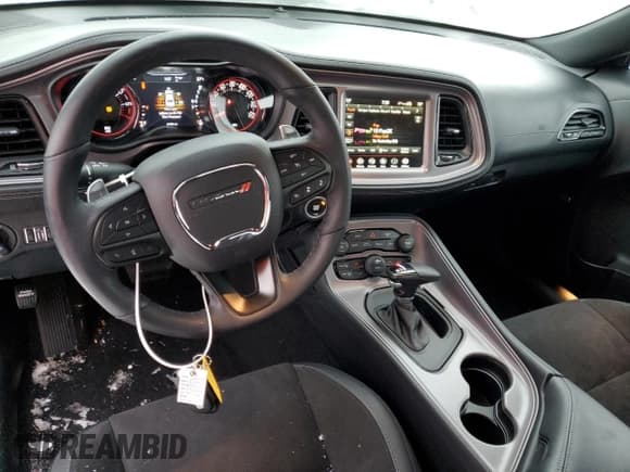 ✅ 2023 Dodge Challenger GT • VIN: 2C3CDZKG1PH528530 • Lot: 45149265. Wystawiony na Copart z przebiegiem 21 954 mil. Bezpłatny archiwum sprzedaży aukcyjnych z USA i szczegółowy raport historii pojazdu na DreamBid. Zdjęcie 8.