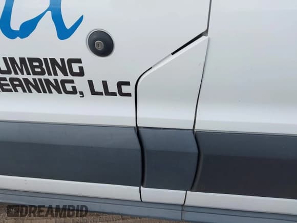 ✅ 2018 Ford Transit Cargo • VIN: 1FTYR2CG1JKB14771 • Lot: 43727603. Wystawiony na IAAI z przebiegiem 95 946 mil. Bezpłatny archiwum sprzedaży aukcyjnych z USA i szczegółowy raport historii pojazdu na DreamBid. Zdjęcie 6.