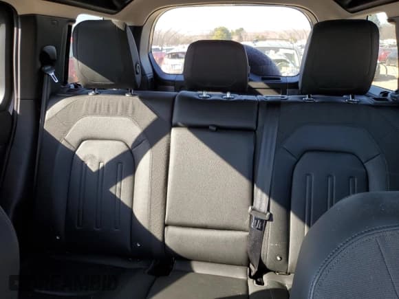 ✅ 2020 Land Rover Defender S • VIN: SALEJ7EX5L2020098 • Lot: 47258885. Wystawiony na Copart z przebiegiem 133 895 mil. Bezpłatny archiwum sprzedaży aukcyjnych z USA i szczegółowy raport historii pojazdu na DreamBid. Zdjęcie 10.