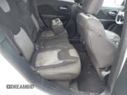 ✅ 2014 Jeep Cherokee Latitude • VIN: 1C4PJLCS5EW321191 • Lot: 43887992. Wystawiony na IAAI z przebiegiem 207 825 mil. Bezpłatny archiwum sprzedaży aukcyjnych z USA i szczegółowy raport historii pojazdu na DreamBid. Zdjęcie 8.