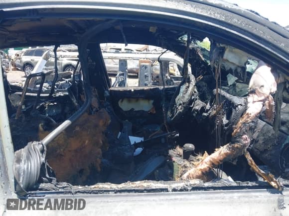 ✅ 2021 Toyota Tacoma SR • VIN: 5TFCZ5AN4MX247304 • Lot: 42692317. Listed on IAAI with Not provided. Free auction sales archive from the USA and detailed vehicle history report at DreamBid. Image 5.