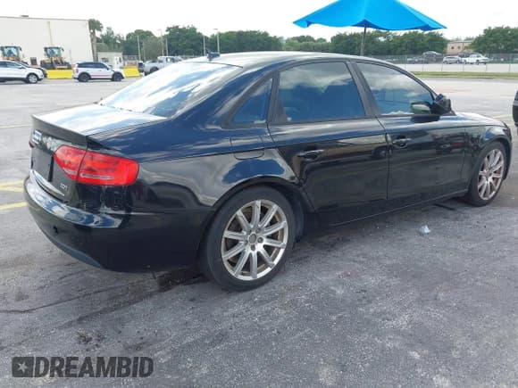 ✅ 2011 Audi A4 Premium • VIN: WAUAFAFL0BN011531 • Lot: 43423893. Listed on IAAI with 162,836 mi. Free auction sales archive from the USA and detailed vehicle history report at DreamBid. Image 4.