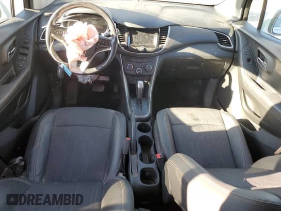 2020 Chevrolet Trax LT with VIN KL7CJLSB4LB029727, listed as a Copart auction lot 82348905 with 61,924 mi miles and Salvage title. Bid and sale history available at DreamBid. Image 8.