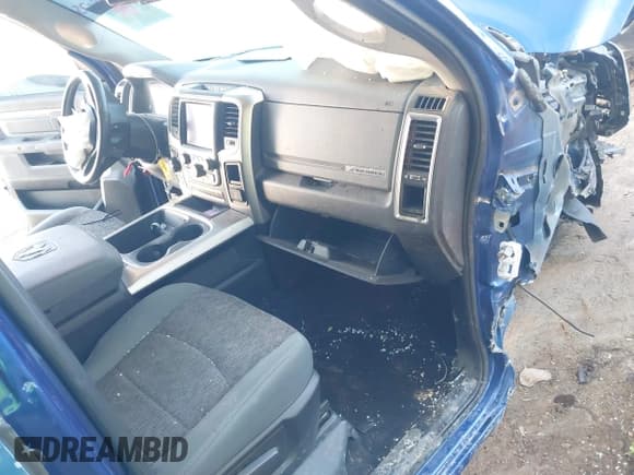 ✅ 2018 Ram 1500 Big Horn • VIN: 3C6RR7LTXJG143442 • Lot: 43064166. Wystawiony na IAAI z przebiegiem 98 045 mil. Bezpłatny archiwum sprzedaży aukcyjnych z USA i szczegółowy raport historii pojazdu na DreamBid. Zdjęcie 5.