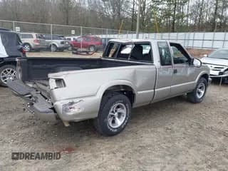 ✅ 2003 Chevrolet S-10 LS • VIN: 1GCCS19X438144296 • Лот: 41717315. Опубликован ранее на IAAI с пробегом 271 041 миль. Бесплатный доступ к архиву аукционных продаж из США и подробный отчёт об истории автомобиля на DreamBid. Изображение 4.