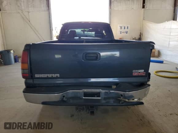 2005 GMC Sierra 1500 SLT with VIN 1GTEK19T95E168040, listed as a Copart auction lot 81080495 with 226,925 mi miles and Salvage title. Bid and sale history available at DreamBid. Image 6.