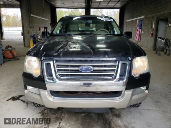 ✅ 2006 Ford Explorer Eddie Bauer • VIN: 1FMEU74E86UA06487 • Lot: 86430345. Wystawiony na Copart z przebiegiem 176 115 mil. Bezpłatny archiwum sprzedaży aukcyjnych z USA i szczegółowy raport historii pojazdu na DreamBid. Zdjęcie 5.