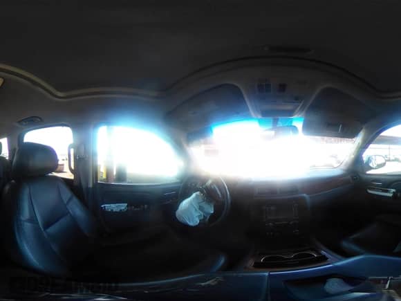 2013 Chevrolet Tahoe LTZ z VIN 1GNSKCE02DR360795, wystawiony jako IAAI lot #43465393 z przebiegiem 215 409 mil mil oraz . Historia ofert i sprzedaży dostępna na DreamBid. Obrazek 18.