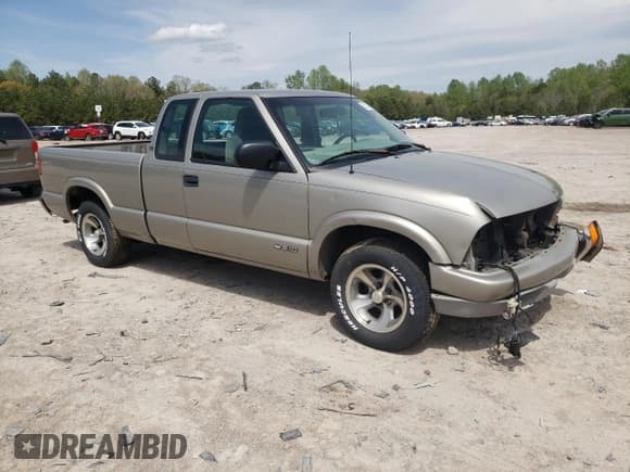 ✅ 2001 Chevrolet S-10 LS • VIN: 1GCCS19W018210881 • Лот: 52573005. Опубликован ранее на Copart с пробегом 213 271 миль. Бесплатный доступ к архиву аукционных продаж из США и подробный отчёт об истории автомобиля на DreamBid. Изображение 4.