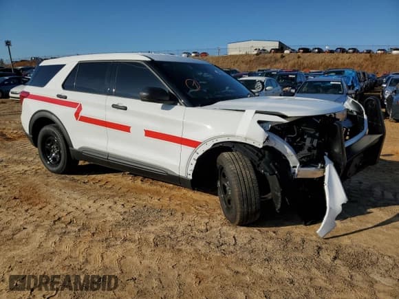 ✅ 2024 Ford Police Interceptor Utility • VIN: 1FM5K8AB5RGA23076 • Lot: 43662505. Wystawiony na Copart z przebiegiem 2 578 mil. Bezpłatny archiwum sprzedaży aukcyjnych z USA i szczegółowy raport historii pojazdu na DreamBid. Zdjęcie 4.