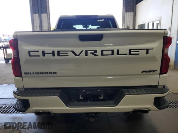 ✅ 2020 Chevrolet Silverado 1500 RST • VIN: 3GCUYEEL6LG421439 • Lot: 63865525. Wystawiony na Copart z przebiegiem 49 330 mil. Bezpłatny archiwum sprzedaży aukcyjnych z USA i szczegółowy raport historii pojazdu na DreamBid. Zdjęcie 6.