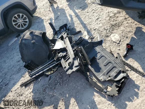 ✅ 2024 Chevrolet Silverado 1500 • VIN: 3GCUD4ED7RG176979 • Лот: 71982015. Опубликован ранее на Copart с пробегом 16 097 миль. Бесплатный доступ к архиву аукционных продаж из США и подробный отчёт об истории автомобиля на DreamBid. Изображение 12.