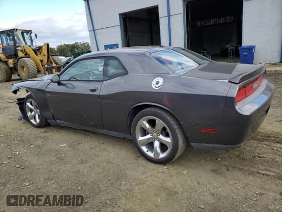✅ 2013 Dodge Challenger R/T Plus • VIN: 2C3CDYBT4DH541789 • Lot: 86226475. Wystawiony na Copart z przebiegiem 124 281 mil. Bezpłatny archiwum sprzedaży aukcyjnych z USA i szczegółowy raport historii pojazdu na DreamBid. Zdjęcie 2.