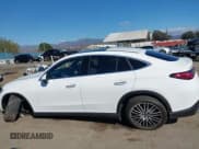 ✅ 2025 Mercedes-Benz GLC 300 • VIN: W1NKJ4HB1SF329799 • Лот: 43460057. Опубликован ранее на IAAI с пробегом 6 914 миль. Бесплатный доступ к архиву аукционных продаж из США и подробный отчёт об истории автомобиля на DreamBid. Изображение 15.