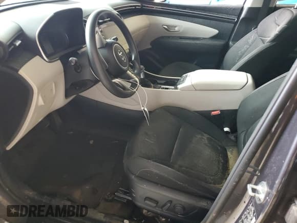 ✅ 2022 Hyundai Tucson Preferred • VIN: KM8JB3AE5NU053850 • Lot: 84680604. Wystawiony na Copart z przebiegiem Nie podano. Bezpłatny archiwum sprzedaży aukcyjnych z USA i szczegółowy raport historii pojazdu na DreamBid. Zdjęcie 7.