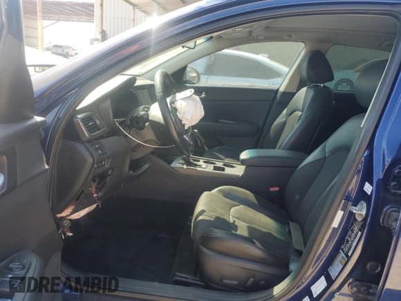 ✅ 2018 Kia Optima S • VIN: 5XXGT4L34JG250151 • Lot: 86524155. Listed on Copart with 111,682 mi. Free auction sales archive from the USA and detailed vehicle history report at DreamBid. Image 7.