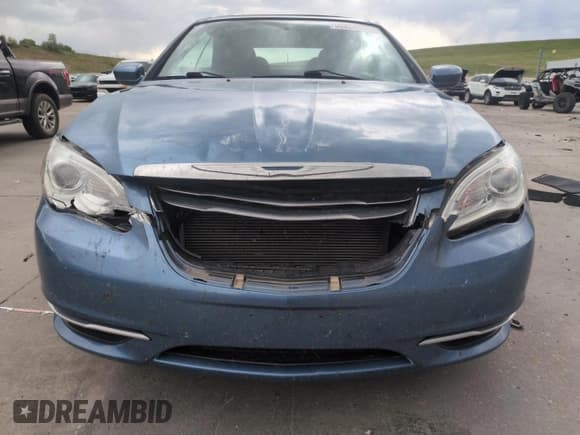 ✅ 2011 Chrysler 200 Touring • VIN: 1C3BC2EG6BN613333 • Lot: 56824425. Listed on Copart with 46,718 mi. Free auction sales archive from the USA and detailed vehicle history report at DreamBid. Image 5.