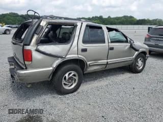 ✅ 2000 Chevrolet Blazer LS • VIN: 1GNDT13W7Y2357195 • Lot: 59699065. Wystawiony na Copart z przebiegiem Nie podano. Bezpłatny archiwum sprzedaży aukcyjnych z USA i szczegółowy raport historii pojazdu na DreamBid. Zdjęcie 3.