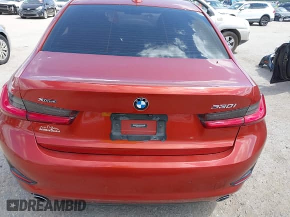 ✅ 2021 BMW 3 Series 330i xDrive • VIN: 3MW5R7J01M8B77667 • Lot: 42569602. Listed on IAAI with 61,457 mi. Free auction sales archive from the USA and detailed vehicle history report at DreamBid. Image 16.