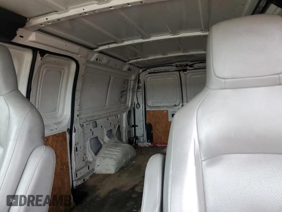 ✅ 2011 Ford Econoline Cargo Commercial • VIN: 1FTNE1EW2BDB24406 • Lot: 61331915. Listed on Copart with 238,366 mi. Free auction sales archive from the USA and detailed vehicle history report at DreamBid. Image 10.