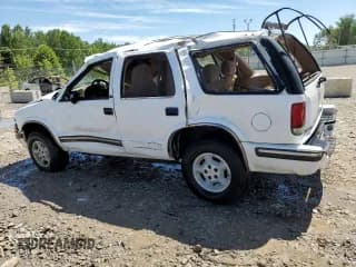 ✅ 1999 Chevrolet Blazer Trailblazer • VIN: 1GNDT13W1X2242994 • Lot: 61009094. Wystawiony na Copart z przebiegiem Nie podano. Bezpłatny archiwum sprzedaży aukcyjnych z USA i szczegółowy raport historii pojazdu na DreamBid. Zdjęcie 2.