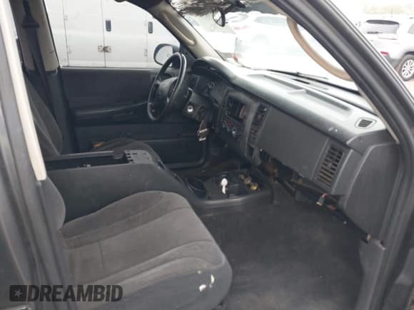 ✅ 2004 Dodge Dakota Sport • VIN: 1D7HL38K34S757492 • Lot: 43385454. Wystawiony na IAAI z przebiegiem Nie podano. Bezpłatny archiwum sprzedaży aukcyjnych z USA i szczegółowy raport historii pojazdu na DreamBid. Zdjęcie 5.