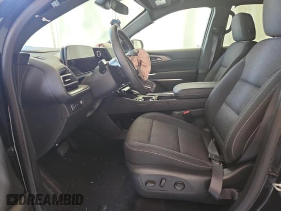 ✅ 2025 Chevrolet Traverse FWD LT • VIN: 1GNERGRS8SJ157062 • Lot: 91354235. Wystawiony na Copart z przebiegiem Nie podano. Bezpłatny archiwum sprzedaży aukcyjnych z USA i szczegółowy raport historii pojazdu na DreamBid. Zdjęcie 7.