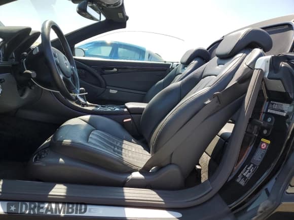 ✅ 2005 Mercedes-Benz SL 55 AMG • VIN: WDBSK74F95F087653 • Lot: 62196015. Listed on Copart with 73,327 mi. Free auction sales archive from the USA and detailed vehicle history report at DreamBid. Image 7.