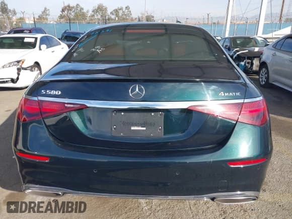 ✅ 2022 Mercedes-Benz S 580 • VIN: W1K6G7GB6NA151826 • Lot: 41313174. Listed on IAAI with 18,123 mi. Free auction sales archive from the USA and detailed vehicle history report at DreamBid. Image 16.
