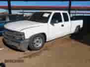 2005 Chevrolet Silverado 1500 LS z VIN 1GCEC19T75Z304025, wystawiony jako IAAI lot #43584015 z przebiegiem 126 228 mil mil oraz . Historia ofert i sprzedaży dostępna na DreamBid. Obrazek 2.