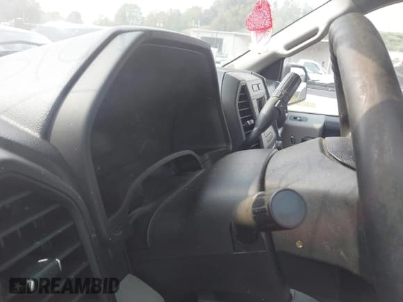 ✅ 2019 Ford F-150 XL • VIN: 1FTMF1EBXKKC47050 • Лот: 43157758. Опубликован ранее на IAAI с пробегом 113 миль. Бесплатный доступ к архиву аукционных продаж из США и подробный отчёт об истории автомобиля на DreamBid. Изображение 15.