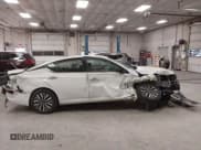 ✅ 2023 Nissan Altima SV • VIN: 1N4BL4DW3PN348058 • Lot: 43380712. Wystawiony na IAAI z przebiegiem 44 623 mil. Bezpłatny archiwum sprzedaży aukcyjnych z USA i szczegółowy raport historii pojazdu na DreamBid. Zdjęcie 13.