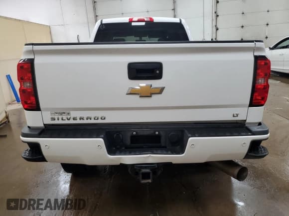 ✅ 2017 Chevrolet Silverado 2500HD LT • VIN: 1GC1KVEY5HF191496 • Lot: 67532715. Wystawiony na Copart z przebiegiem 181 972 mil. Bezpłatny archiwum sprzedaży aukcyjnych z USA i szczegółowy raport historii pojazdu na DreamBid. Zdjęcie 6.