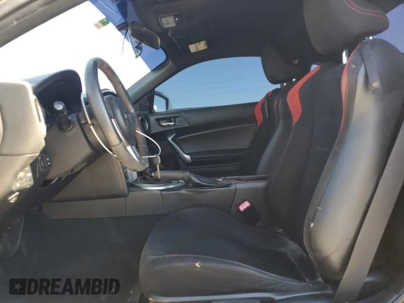 ✅ 2014 Scion FR-S • VIN: JF1ZNAA12E8704589 • Lot: 92937835. Wystawiony na Copart z przebiegiem 111 182 mil. Bezpłatny archiwum sprzedaży aukcyjnych z USA i szczegółowy raport historii pojazdu na DreamBid. Zdjęcie 7.