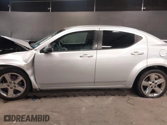 ✅ 2012 Dodge Avenger SE • VIN: 1C3CDZAB0CN252204 • Лот: 41156425. Опубликован ранее на IAAI с пробегом 133 522 миль. Бесплатный доступ к архиву аукционных продаж из США и подробный отчёт об истории автомобиля на DreamBid. Изображение 14.