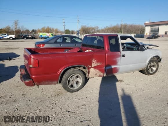 ✅ 1998 Chevrolet S-10 LS • VIN: 1GCCS19X4W8121153 • Лот: 79989884. Опубликован ранее на Copart с пробегом Не указан. Бесплатный доступ к архиву аукционных продаж из США и подробный отчёт об истории автомобиля на DreamBid. Изображение 3.