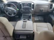 ✅ 2018 Chevrolet Silverado 2500HD LTZ • VIN: 1GC1KWEY4JF194773 • Lot: 81467895. Wystawiony na Copart z przebiegiem 68 545 mil. Bezpłatny archiwum sprzedaży aukcyjnych z USA i szczegółowy raport historii pojazdu na DreamBid. Zdjęcie 8.