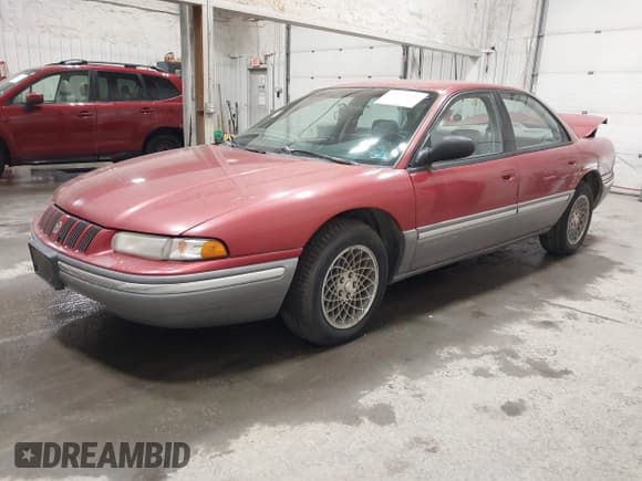 ✅ 1993 Chrysler Concorde • VIN: 2C3EL56F4PH641913 • Lot: 42233404. Wystawiony na IAAI z przebiegiem 107 442 mil. Bezpłatny archiwum sprzedaży aukcyjnych z USA i szczegółowy raport historii pojazdu na DreamBid. Zdjęcie 2.