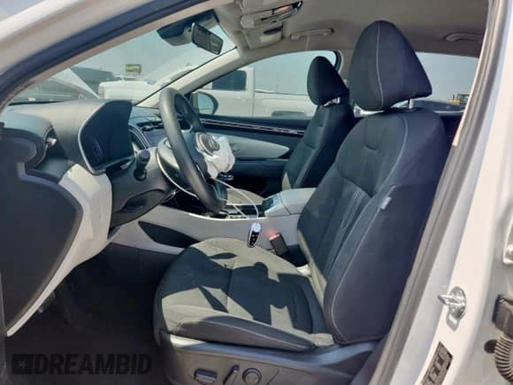 2023 Hyundai Tucson SEL z VIN 5NMJBCAE1PH259102, wystawiony jako Copart lot #71931035 z przebiegiem 50 181 mil mil oraz Czysty tytuł • Clean title. Historia ofert i sprzedaży dostępna na DreamBid. Obrazek 7.