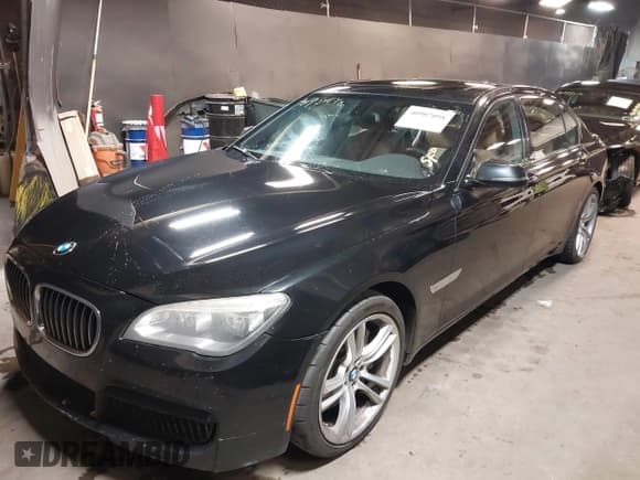 ✅ 2014 BMW 7 Series ALPINA B7 xDrive • VIN: WBAYF8C53ED141858 • Lot: 40987098. Wystawiony na IAAI z przebiegiem 128 404 mil. Bezpłatny archiwum sprzedaży aukcyjnych z USA i szczegółowy raport historii pojazdu na DreamBid. Zdjęcie 2.