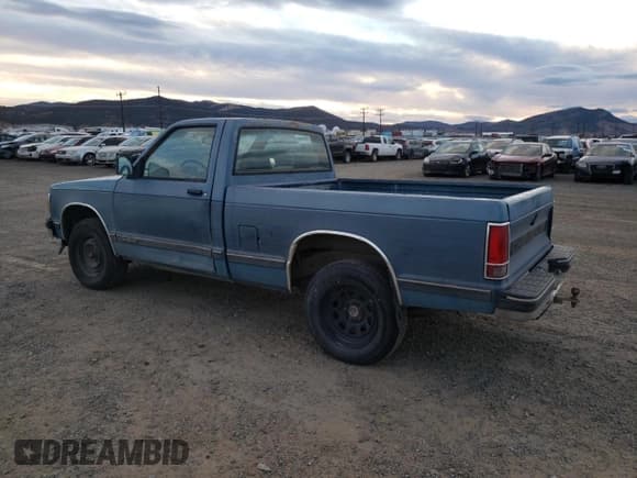 ✅ 1992 Chevrolet S-10 • VIN: 1GCCS14R6N8218748 • Lot: 92470245. Wystawiony na Copart z przebiegiem 237 123 mil. Bezpłatny archiwum sprzedaży aukcyjnych z USA i szczegółowy raport historii pojazdu na DreamBid. Zdjęcie 2.