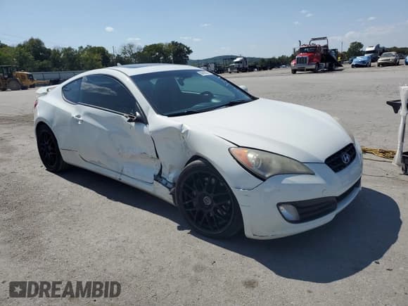 ✅ 2010 Hyundai Genesis Coupe Track • VIN: KMHHU6KH7AU020815 • Lot: 80493575. Wystawiony na Copart z przebiegiem 185 108 mil. Bezpłatny archiwum sprzedaży aukcyjnych z USA i szczegółowy raport historii pojazdu na DreamBid. Zdjęcie 4.