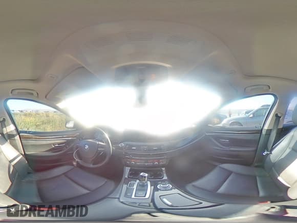 ✅ 2013 BMW 5 Series 535i xDrive • VIN: WBAFU7C51DDU67504 • Lot: 71089315. Wystawiony na Copart z przebiegiem 91 826 mil. Bezpłatny archiwum sprzedaży aukcyjnych z USA i szczegółowy raport historii pojazdu na DreamBid. Zdjęcie 14.