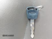 ✅ 2008 Ford F-250 XL • VIN: 1FTSW21598ED15410 • Lot: 39429781. Wystawiony na IAAI z przebiegiem 322 770 mil. Bezpłatny archiwum sprzedaży aukcyjnych z USA i szczegółowy raport historii pojazdu na DreamBid. Zdjęcie 11.