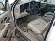 ✅ 2005 Chevrolet Suburban Z71 • VIN: 3GNFK16Z15G122201 • Lot: 62284695. Wystawiony na Copart z przebiegiem 260 403 mil. Bezpłatny archiwum sprzedaży aukcyjnych z USA i szczegółowy raport historii pojazdu na DreamBid. Zdjęcie 8.